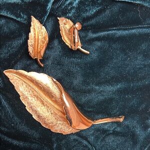 Coro Gold Leaf Brooch and Earring Set